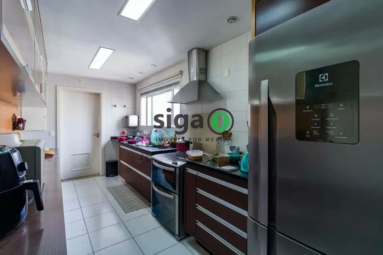 Imagem Apartamento á Venda na Vila Andrade, de 200 m, 4 quartos e 3 vagas.