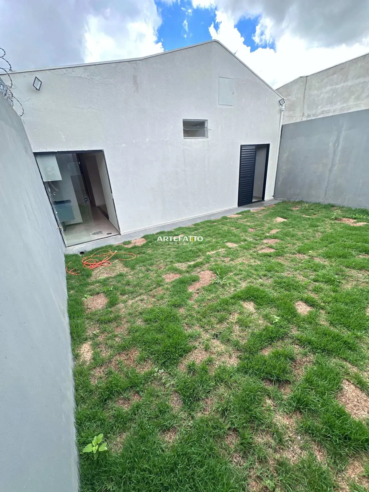 Imagem Casa em Terreno Inteiro no Residencial São Domingos