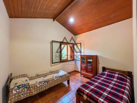 Imagem Casa típica da Granja Viana, em condomínio com mata Atlântica predominante. Propriedade exclusiva...