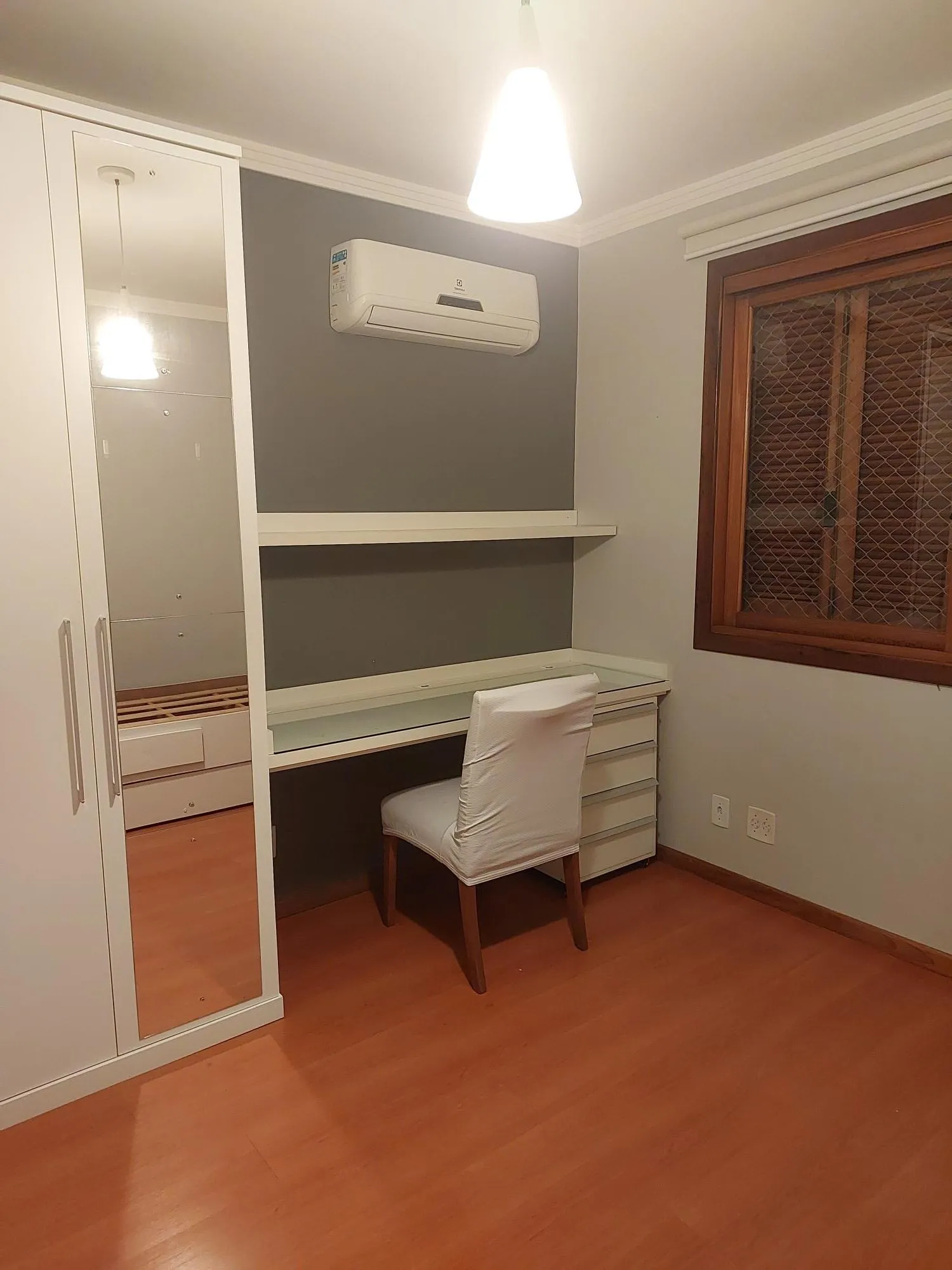 Imagem Apartamento com 2 dormitórios no Bairro Partenon
