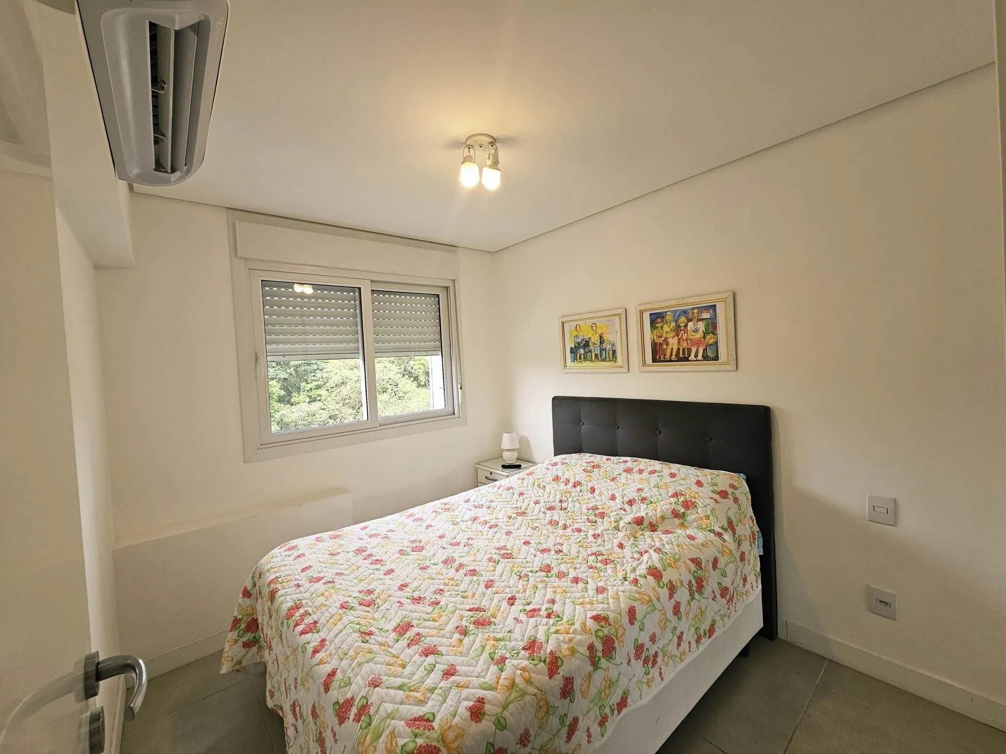 Imagem Apartamento mobiliado, 2 dormitórios, com vaga escriturada - Cidade Baixa