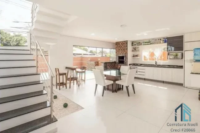 Imagem (Permuta ou financiamento) Sobrado mobiliado, 03 quartos c/suíte, em Caioba/Matinhos PR