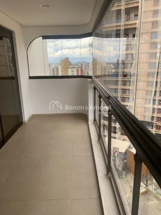 Imagem Apartamento espaçoso com 198m² em andar alto, muito bem iluminado pelo sol da manhã. Possui livin...