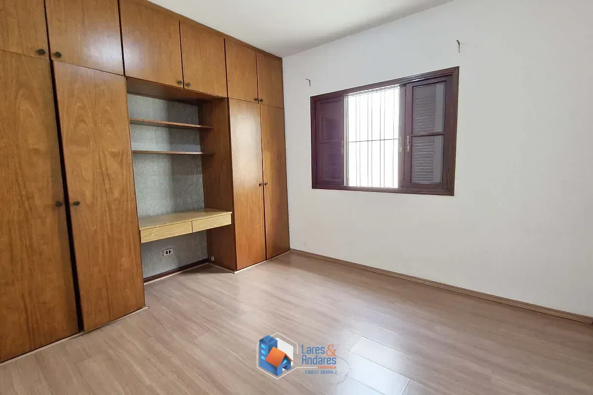 Imagem Sobrado para venda em Vila Baruel com 6 quartos, sendo 2 suítes, 240m²