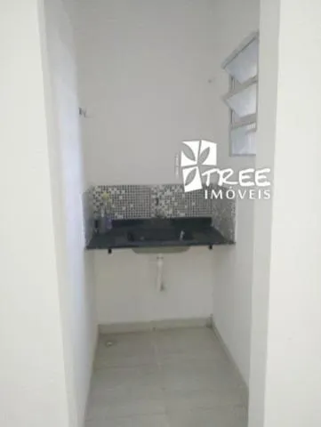 Imagem LOCAÇÃO DE SALÃO COMERCIAL EM ARUJÁ, com 250m², amplo espaço c/ pavimento superior e inferior, 2 copas e entrada c/ acessibilidade. CONSULTE-NOS..