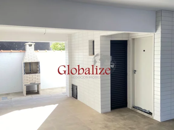 Imagem Sobrado triplex à venda com 94m², 2 suítes, piscina e vaga por R$588.905,00 em Santos