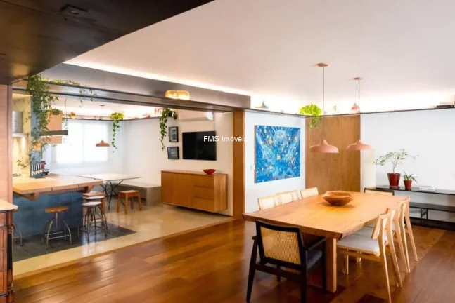Imagem Apartamento para locação no Itaim Bibi, com 4 quartos sendo 2 suítes, 4 banheiros, 2 vagas.