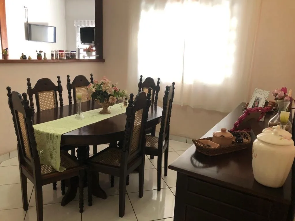 Imagem Casa à venda 3 Quartos, 2 Suites, 5 Vagas, 410M², Santana, Pindamonhangaba - SP