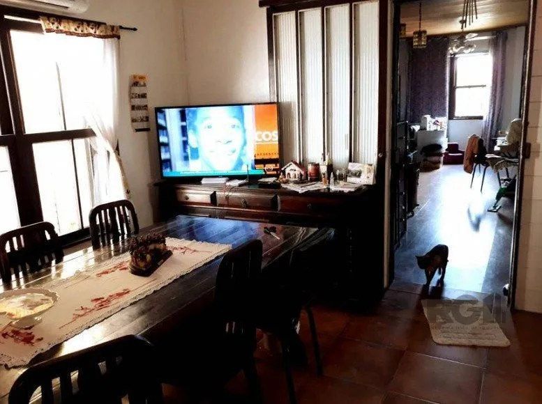 Imagem Casa para Venda - 200m², 5 dormitórios, sendo 1 suites, 4 vagas - Glória