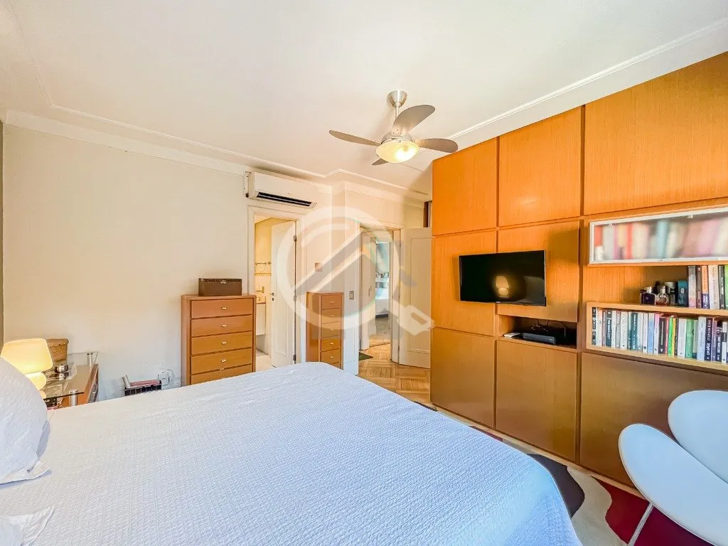 Imagem Apartamento na parte alta do bairro Rio Branco com 243m², 3 suítes, living para 4 ambientes com la...