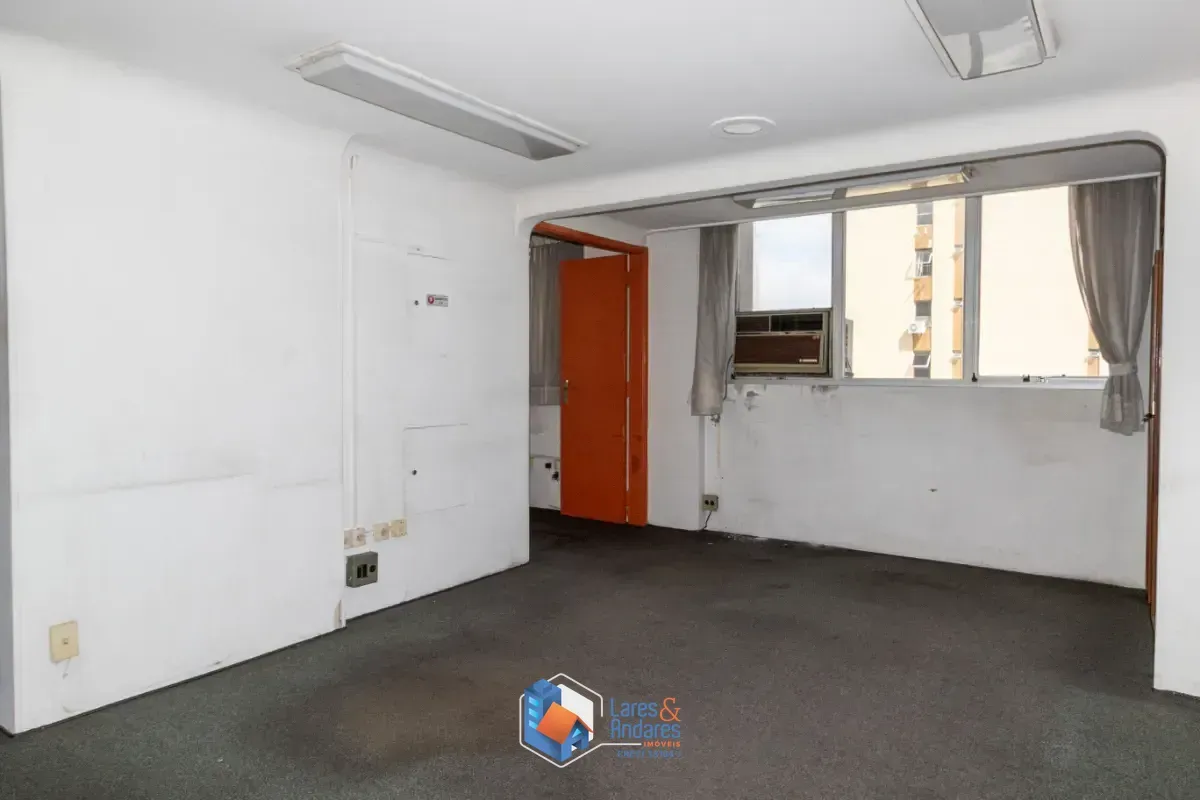 Imagem Conjunto comercial para venda em Liberdade, 276m²