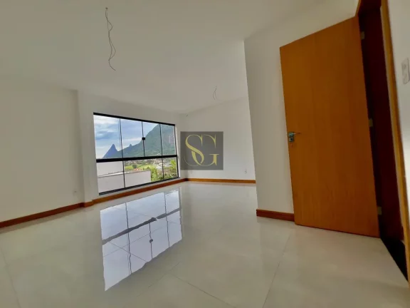 Imagem Casa para Venda em Teresópolis, Alto, 3 dormitórios, 2 suítes, 3 banheiros, 2 vagas