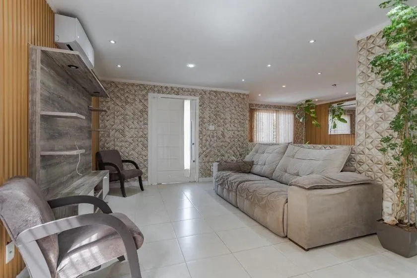 Imagem Casa térrea com 3 dormitórios, espaço gourmet e 3 vagas.