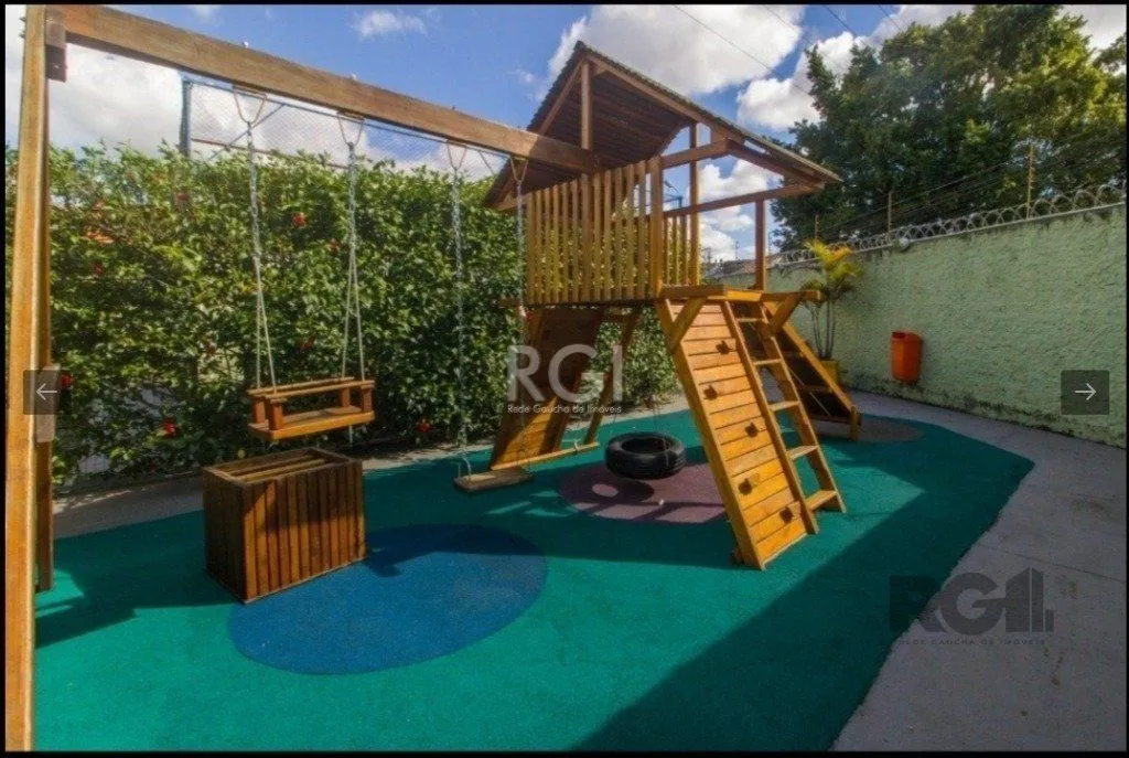 Imagem Casa em condomínio no Sarandi de 2d vaga e infra