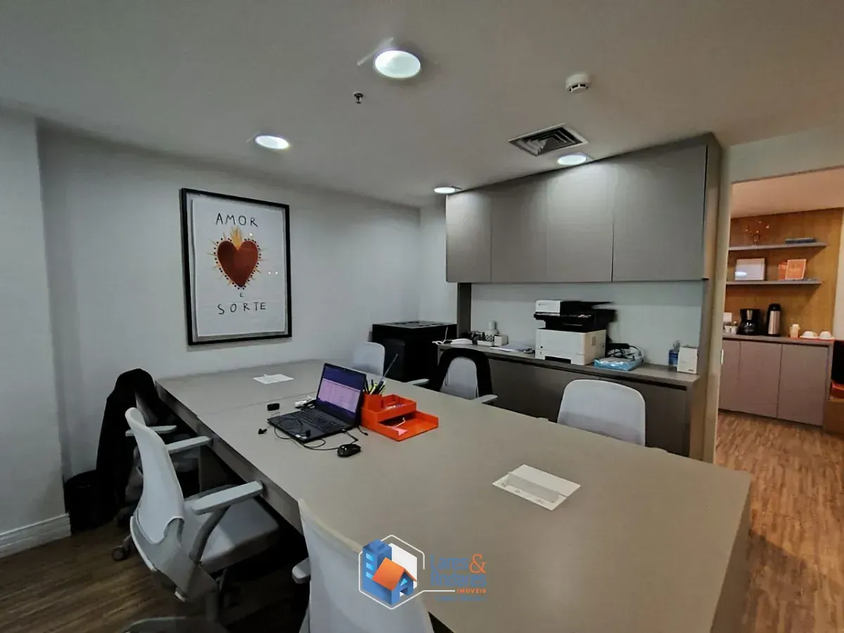 Imagem Conjunto comercial para venda em Cerqueira César, 88m²