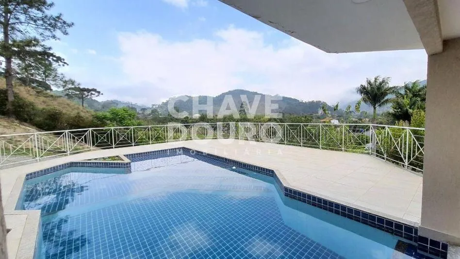 Imagem Casa em condomínio com 4 Quartos (1 suíte) em Vargem Grande Teresópolis RJ