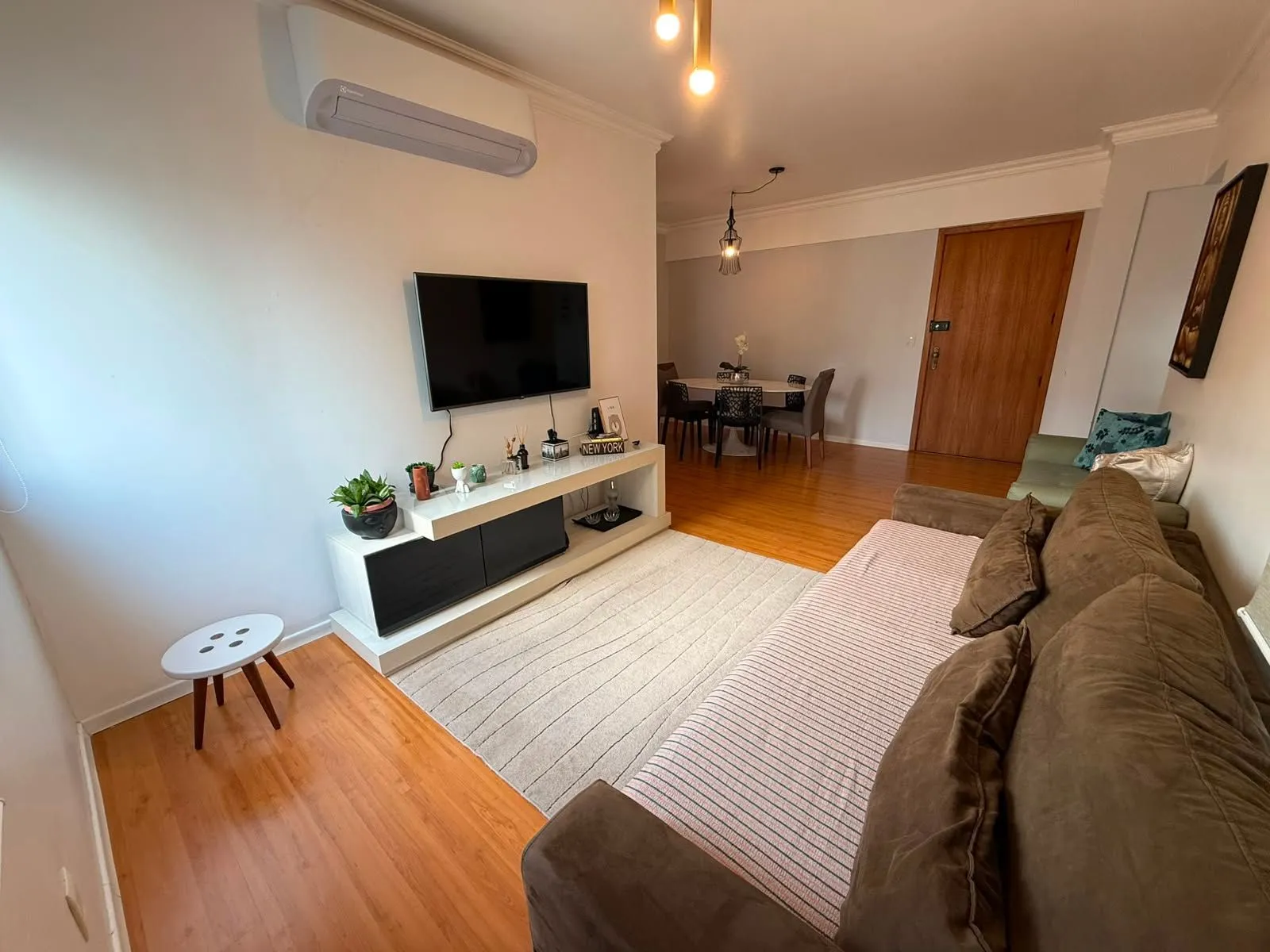 Imagem Apartamento semimobiliado no Moinhos de Vento