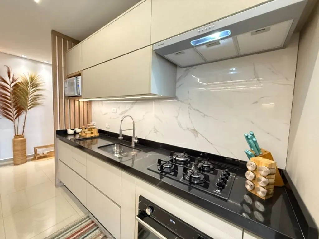 Imagem APARTAMENTO COM 279,00 m² - CANTO DO FORTE - PRAIA GRANDE SP
