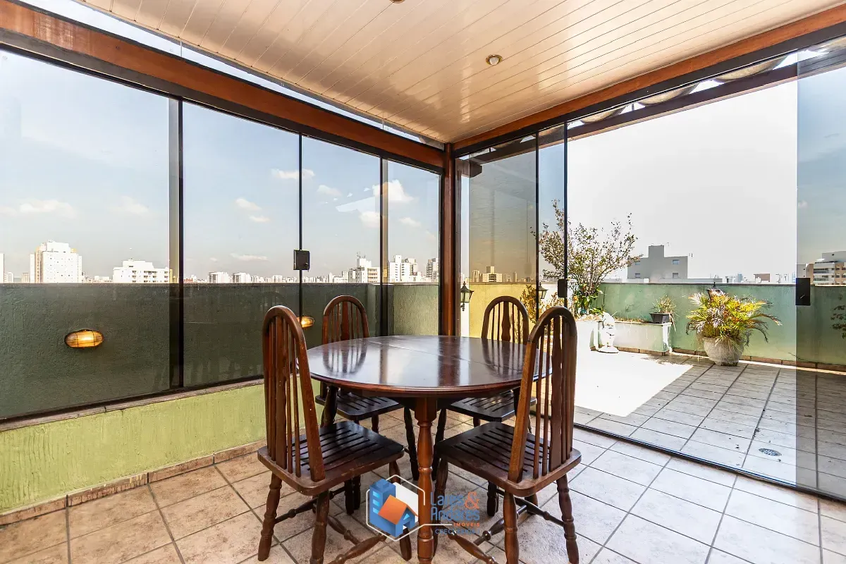 Imagem Duplex para venda em Vila Gumercindo com 4 quartos, sendo 2 suítes, 187m²