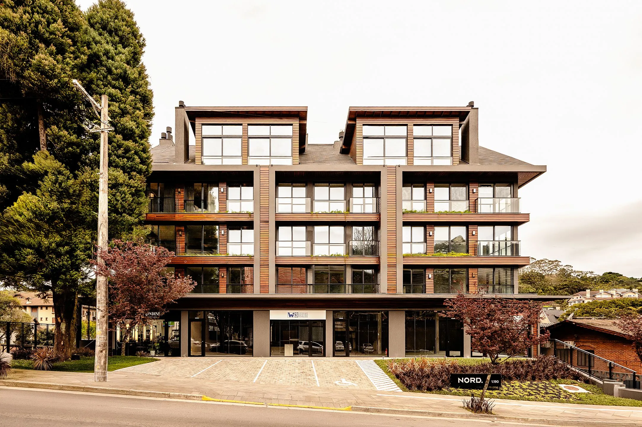 Imagem Cobertura à venda em Gramado, Floresta, com 2 quartos, 57.56m2