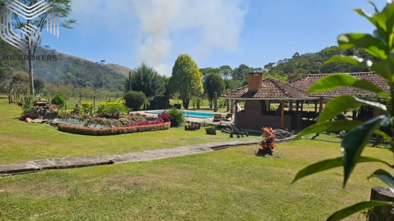 Imagem Sitio de Luxo à Venda em Nova Friburgo-RJ, Amparo: 8 Quartos, 8 Suítes, 12 Salas, 9 Banheiros, 10 Vagas de Garagem, 275.000 m² de Área.