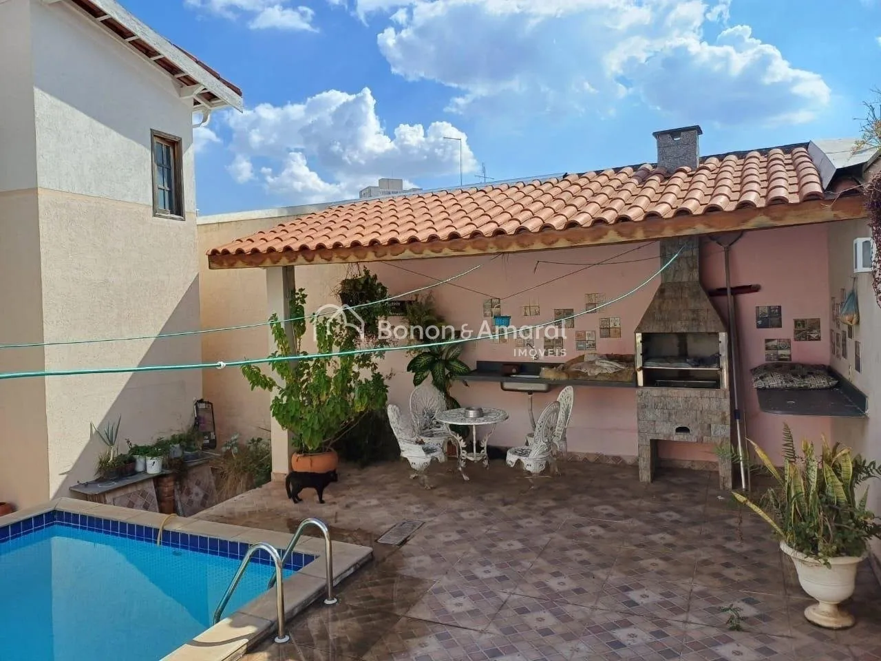 Imagem Casa com 4 Quartos e 6 banheiros à Venda, 240 m² por R$ 960.000