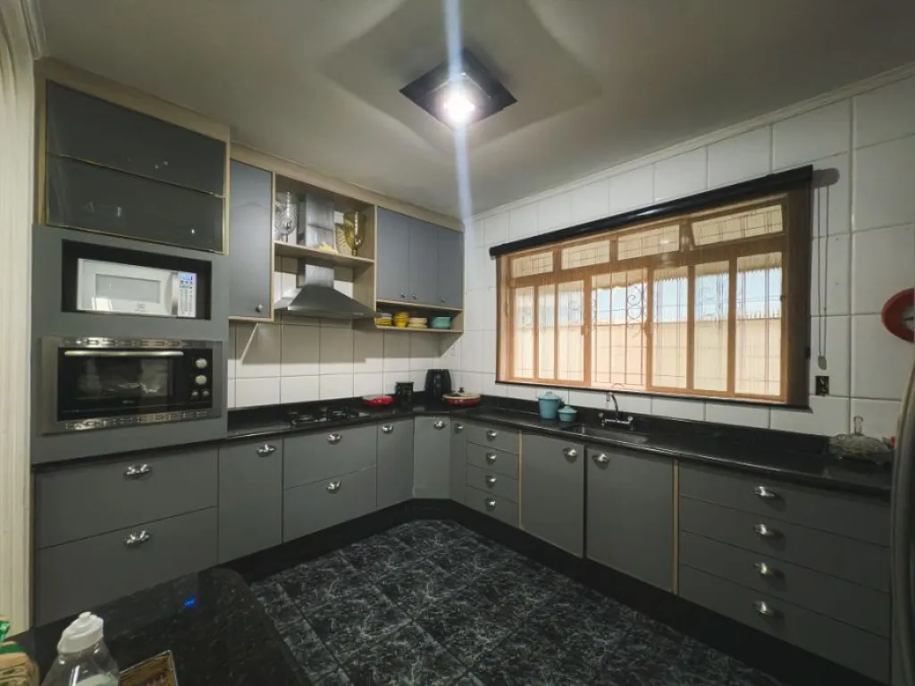 Imagem CASA COM 288,00 m² - CANTO DO FORTE - PRAIA GRANDE SP