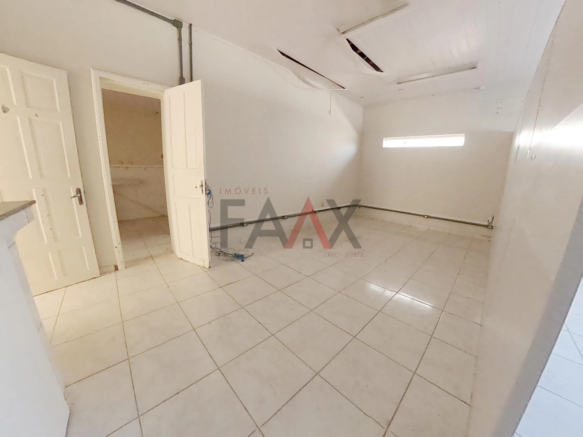Imagem Sala comercial de próximo ao Hospital São Vicente no centro em Guarapuava - PR