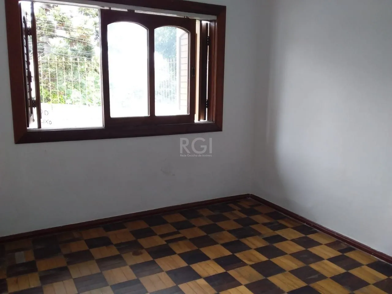 Imagem Casa 3 dormitórios, sendo 1 suites, 2 vagas - Medianeira, Porto Alegre/RS