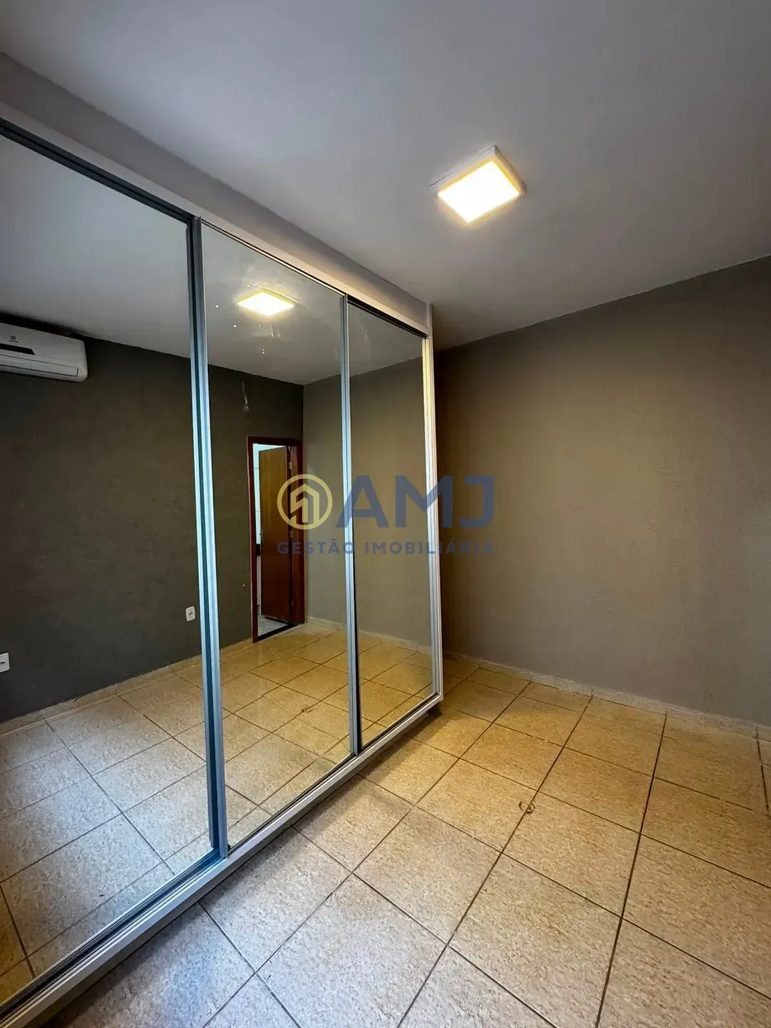 Imagem CASA À VENDA NO JARDIM SÃO JOSÉ | GOIÂNIA/GO | FINANCIA 100%
