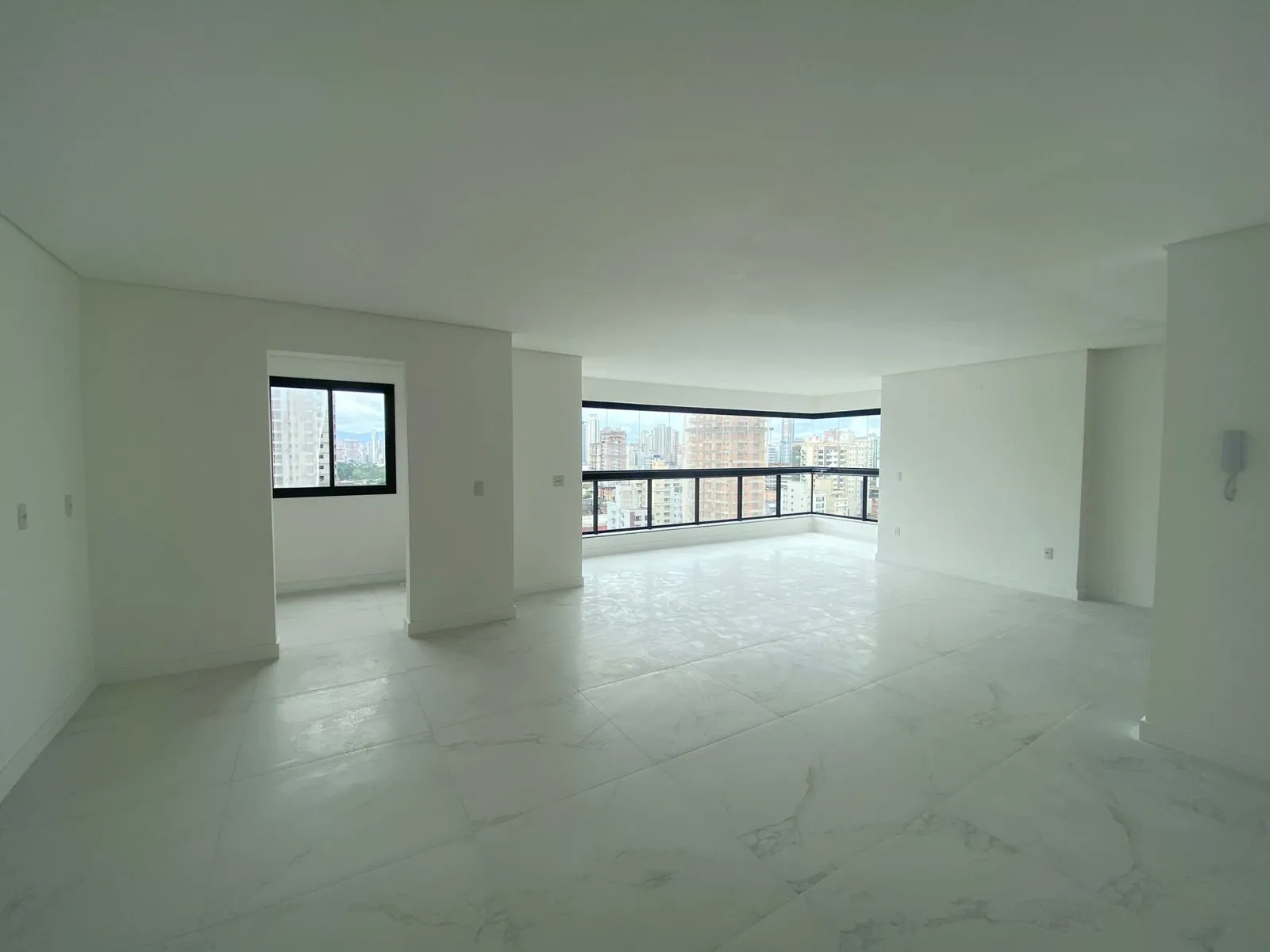 Imagem Apartamento à venda com 130m2 por R$ 1.370.000,00