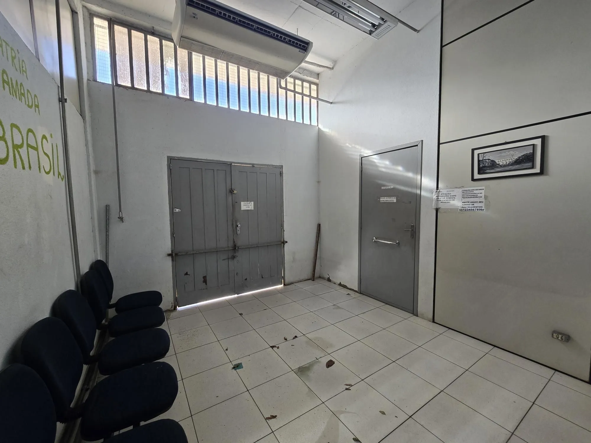 Imagem Galpão Logístico 2.000 m² com Doca e Pé-Direito Alto - Localização Estratégica