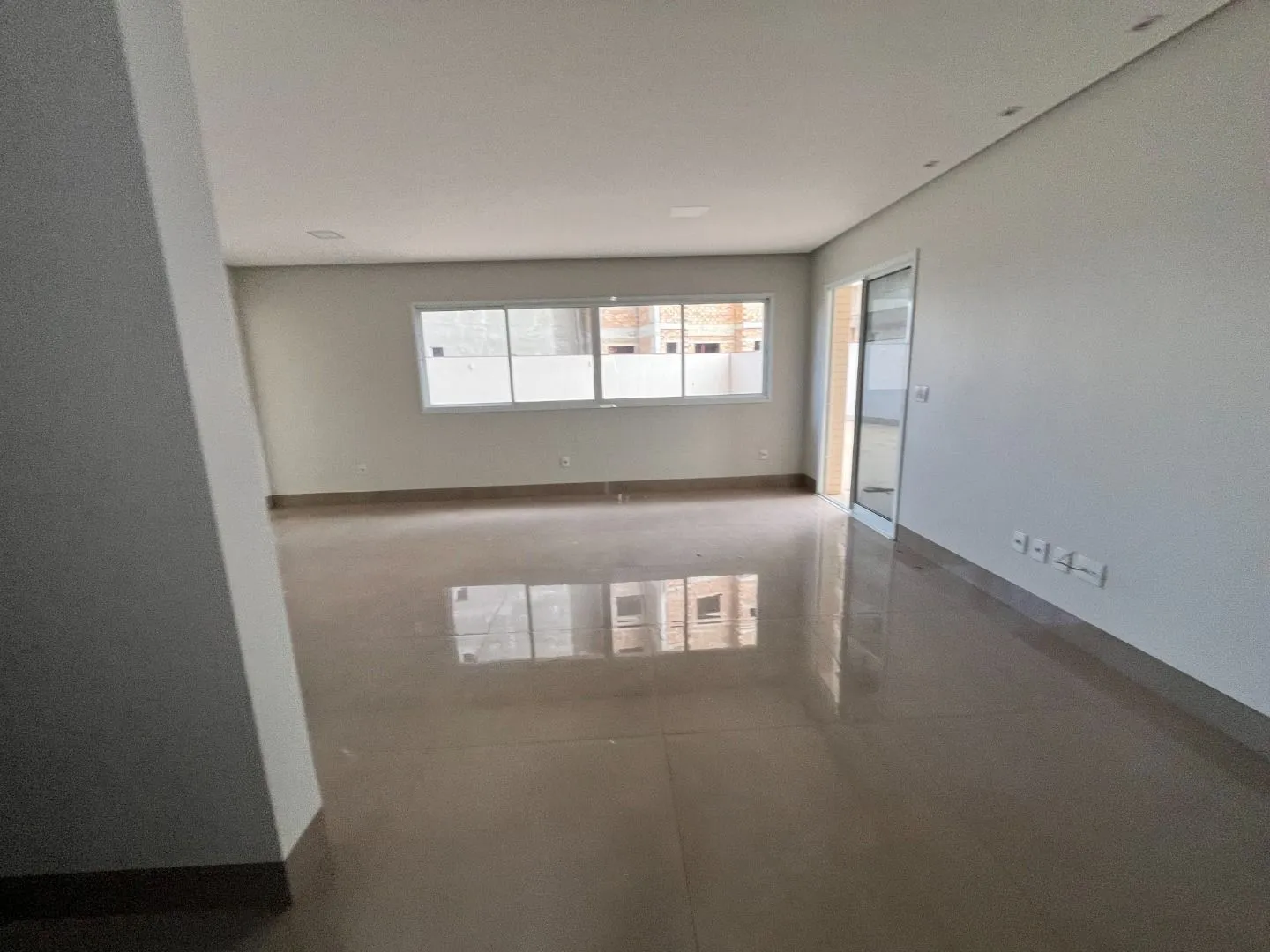 Imagem Apartamento com 3 dormitórios à venda, 114 m² por R$ 1.100.000,00 - Centro - Patos de Minas/MG