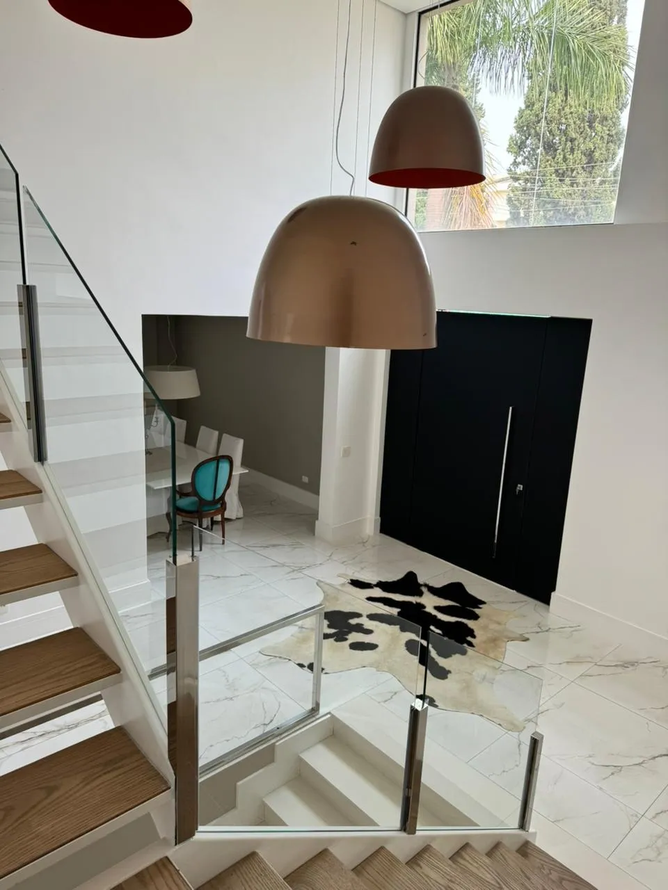 Imagem Casa de alto padrão para locação em Alphaville Residencial Dois, Barueri-SP: 4 quartos, 4 suítes, 3 salas, 4 banheiros, 3 vagas, 520m².
