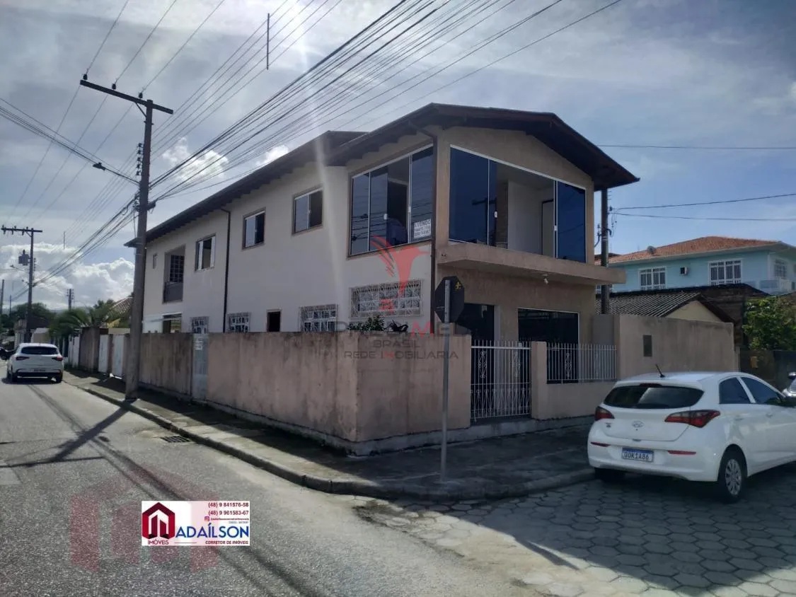 Foto do imóvel CASA A VENDA EM PALHOÇAS SC, COM 04 DORMITÓRIOS UM SUÍTE , VALOR R$ 889.000.00 em Rua Padre João Batista Réus - Caminho Novo, Palhoça - SC