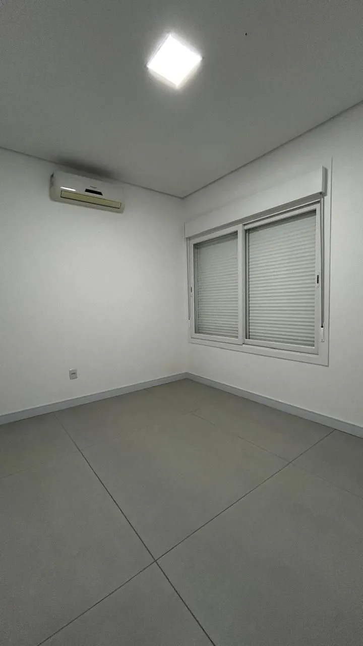 Imagem Casa de Condomínio em Sans Souci