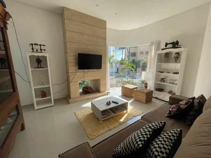 Imagem Casa com 4 dormitórios para alugar- Jurerê - Florianópolis/SC