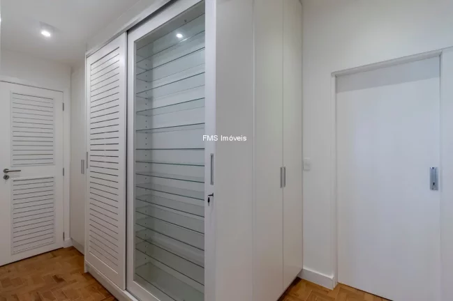 Imagem Imperdível: Apartamento à venda em São Paulo, Jardim Paulista - 3 quartos, 1 suíte, 1 sala, 3 banheiros, 1 vaga, 162,65 m²!