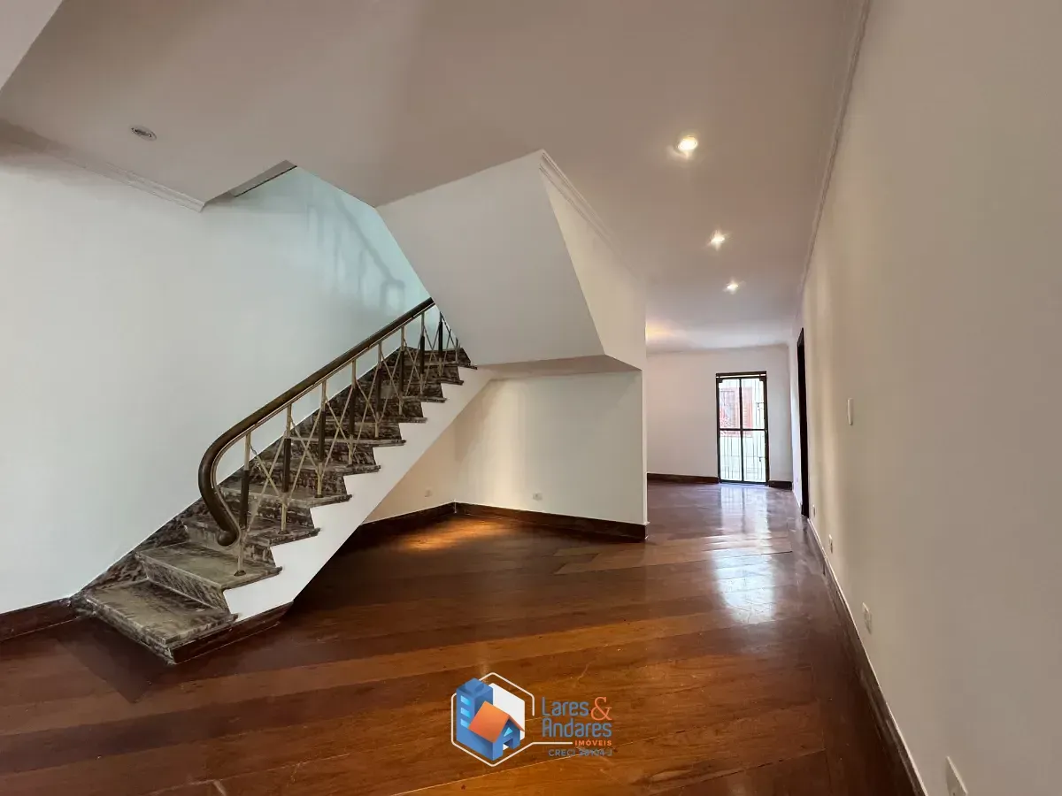 Imagem Casa de vila para venda em Planalto Paulista com 4 quartos, sendo 2 suítes, 330m²