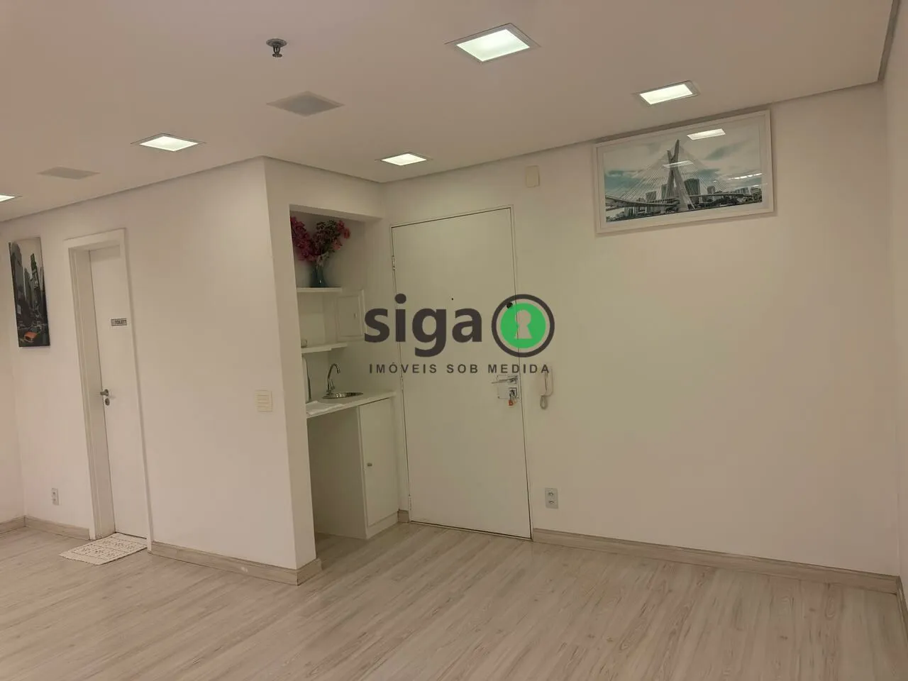 Imagem Sala Comercial à Venda no Brooklin - Andar Alto e Vista Privilegiada !