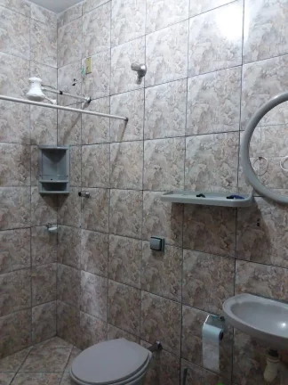 Imagem Sobrado com 4 dormitórios para alugar, 240 m² por R$ 2.400/mês - Parque Gerassi - Santo André/SP