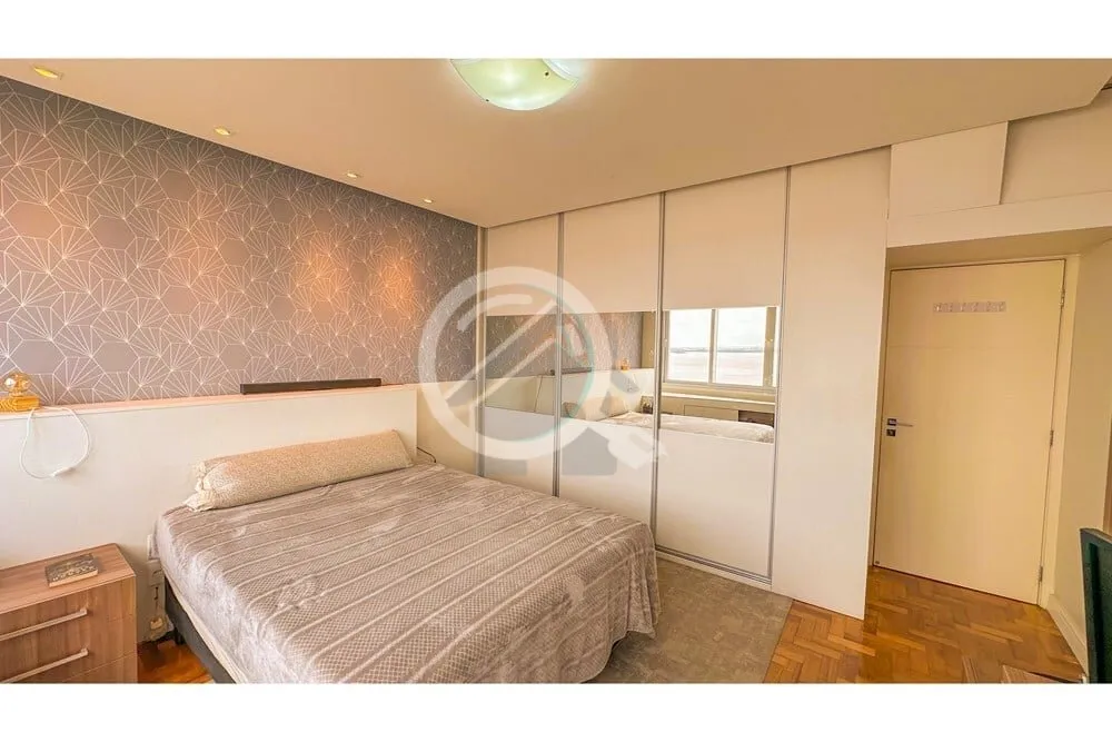 Imagem Bem-vindo ao sonho de morar no coração do Centro Histórico de Porto Alegre! Este apartamento comp...