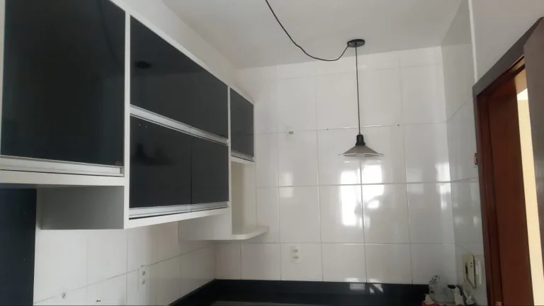 Foto do imóvel Apartamento com 3 Quartos para Alugar, 1 m² em Recanto dos Vinhais - São Luís