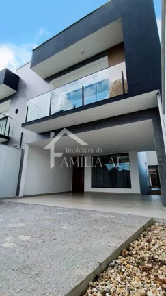 Imagem GEMINADO COM 217M² E PISCINA NO FLORESTA