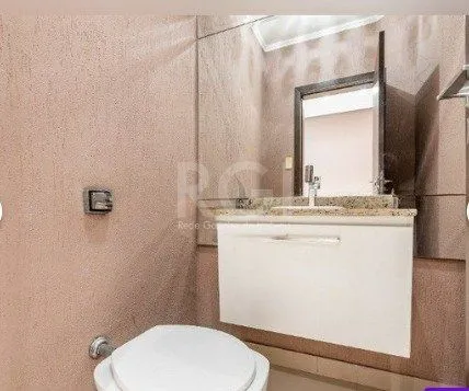 Imagem Casa para Venda - 225.43m², 3 dormitórios, sendo 1 suites, 2 vagas - Guarujá