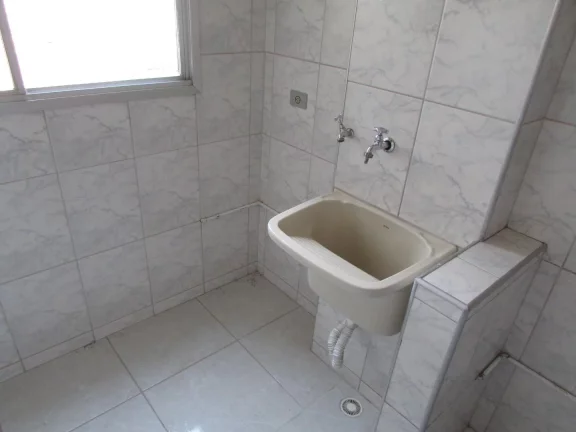 Imagem Lindo Apto com 01 vaga, sala com sacada, cozinha com armários e gabinete, área de serv. wc social ...