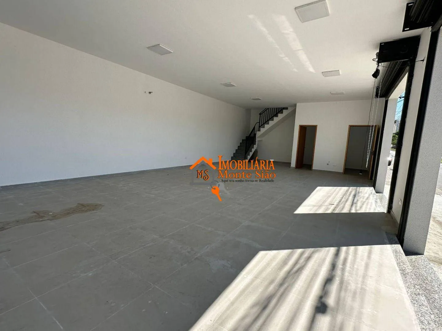 Imagem Salão Comercial para Locação na Av. Salgado Filho | 180m² | Esquina | Alto Fluxo