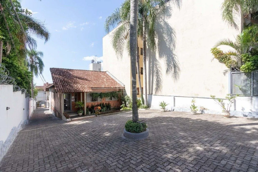 Imagem Casa para Venda - 199.62m², 5 dormitórios, 15 vagas - Tristeza