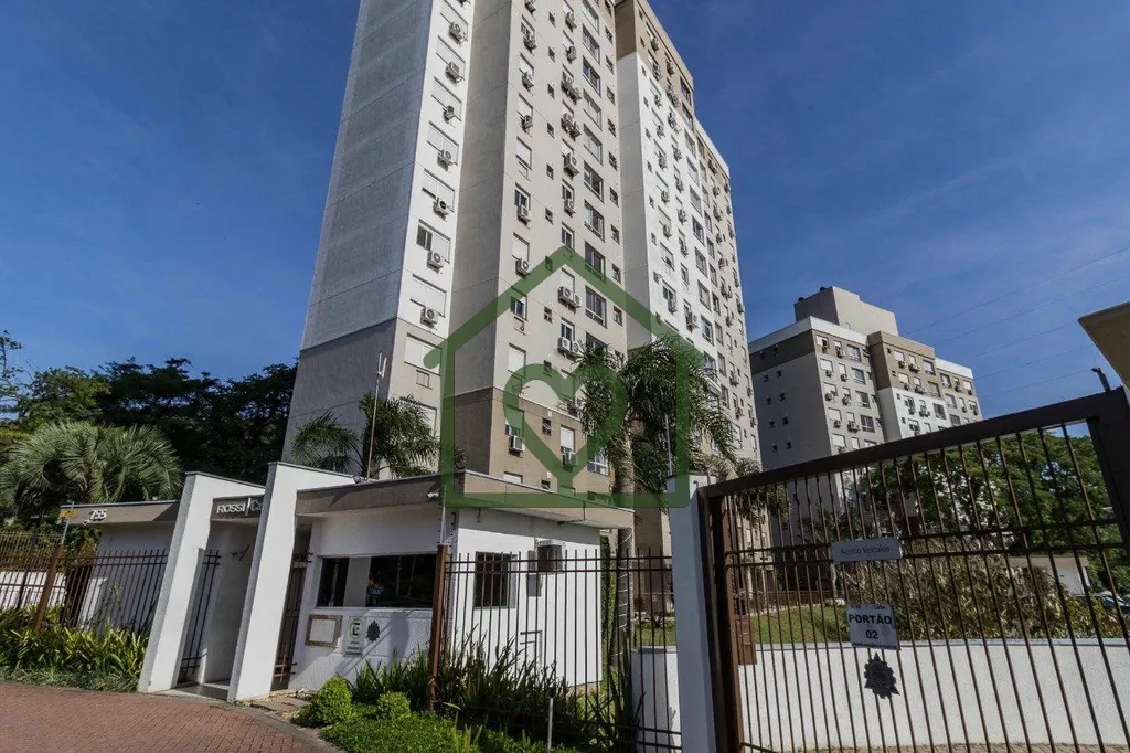 Apartamento semi mobiliado, originalmente com 3 dormitórios, atualmente transformado em 2, sendo um...