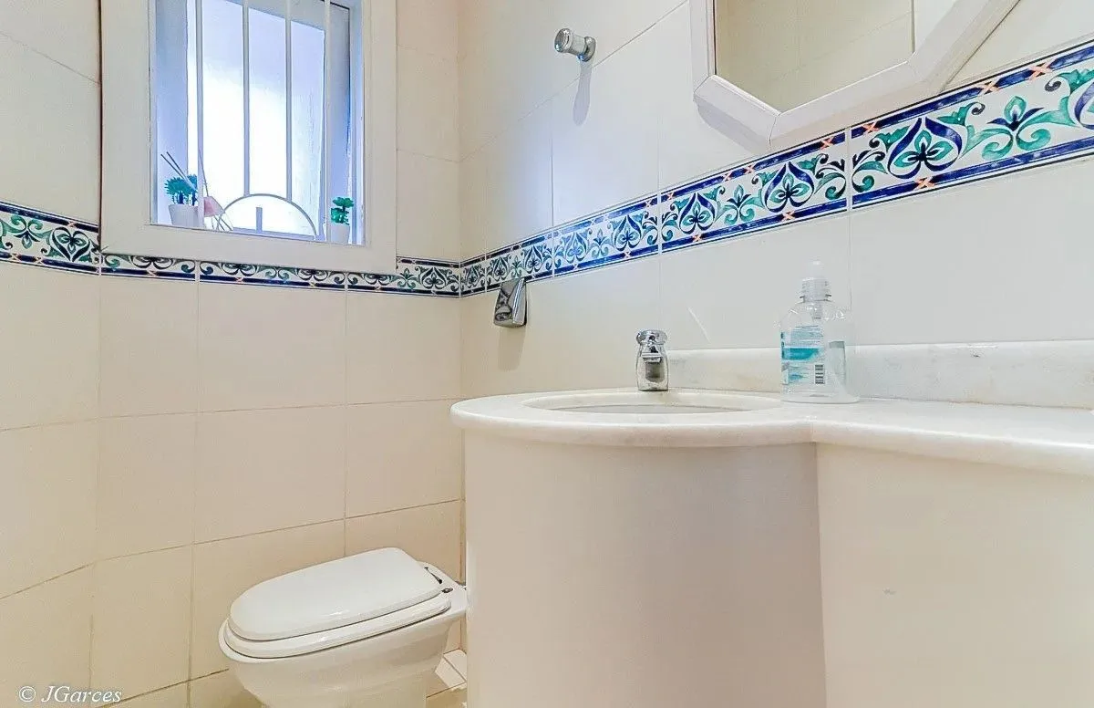 Imagem Casa em Condomínio à venda com 286m², 3 dormitórios, 1 suíte, 3 vagas, no bairro Jardim Isabel em Porto Alegre